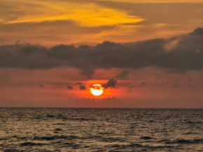 Seaside Sunset Beach Resort